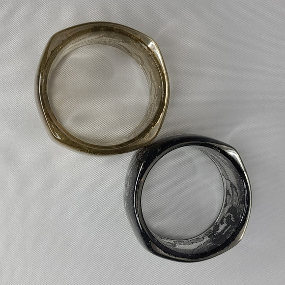 *SOLD* Vintage Lucite Bangle Bracelets Black Golden Brown Lace Wide Width 1980s - Picture 6 of 8